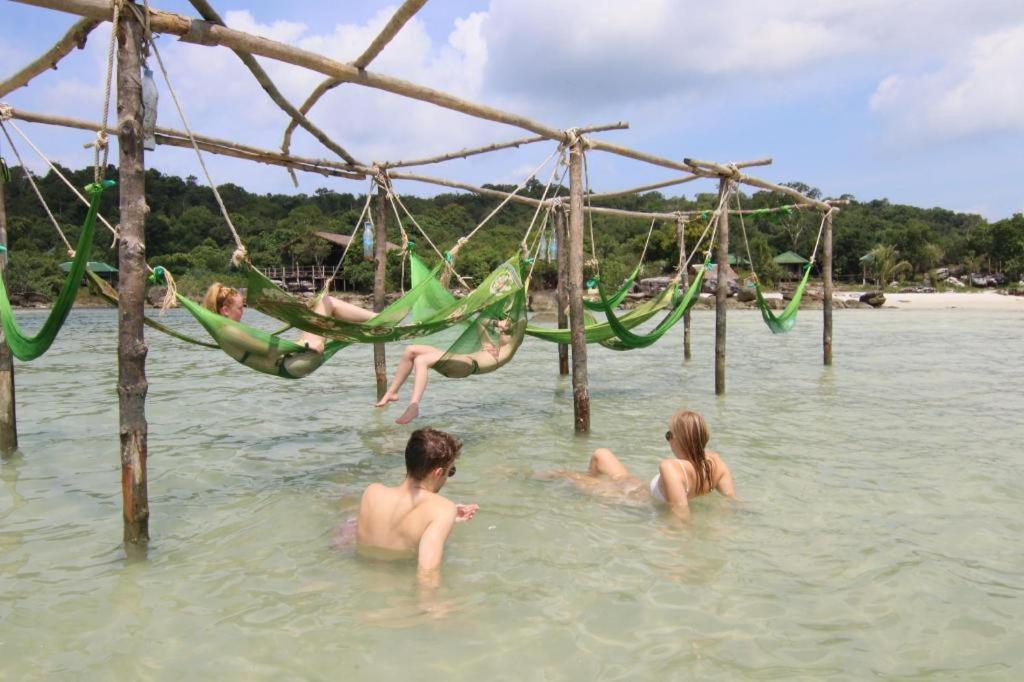 Mad Monkey Koh Rong Samloem Hostel Koh Rong Sanloem Buitenkant foto